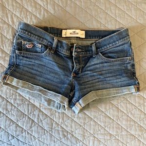 Hollister shorts size 5 w27